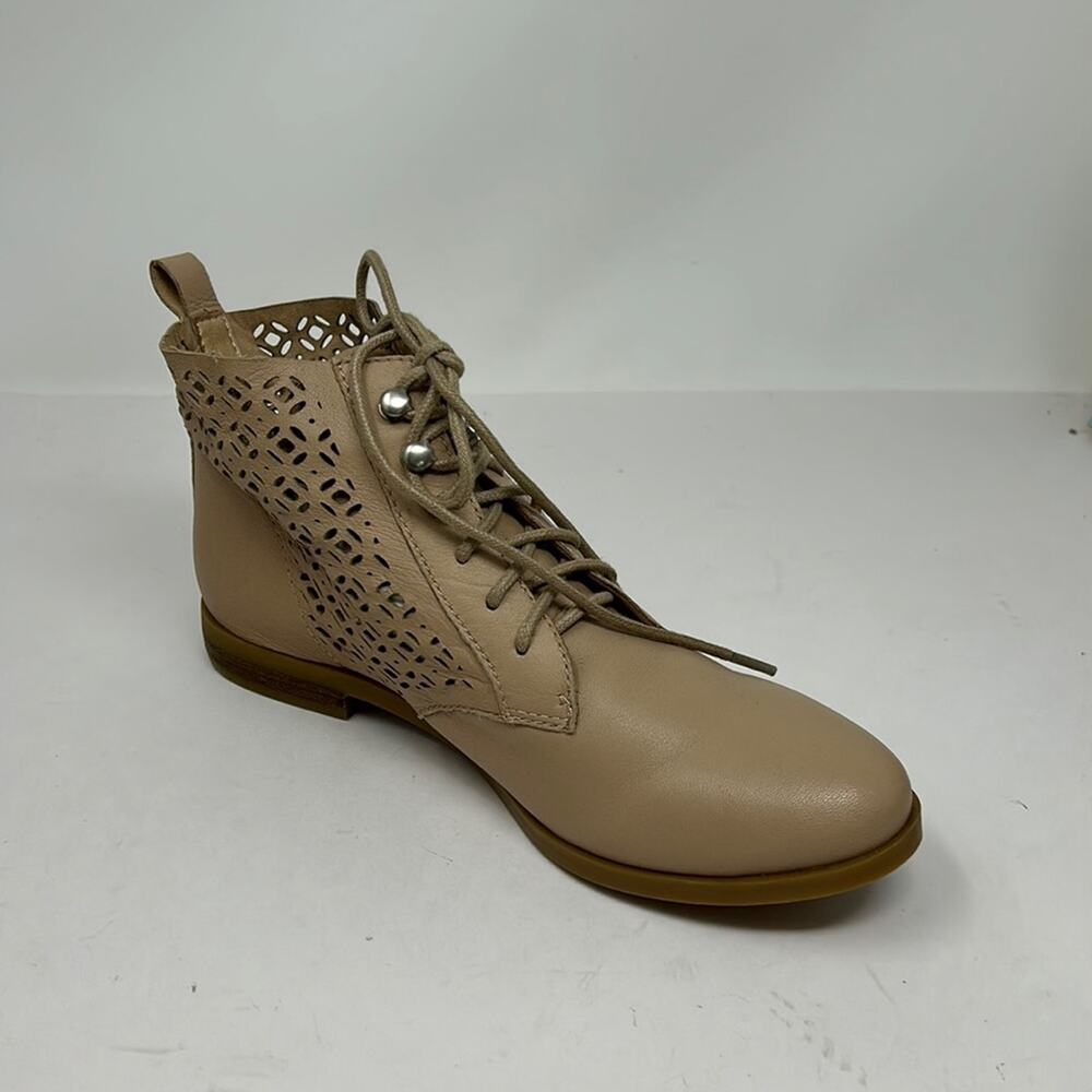 Lucky Brand Hirro Women's Beige Laser Cut Leather Ankle Booties Size 6 (36)